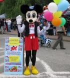 Podczas festynu 15 sierpnia 2012 naszą szkołę odwiedziła Myszka Mickey.